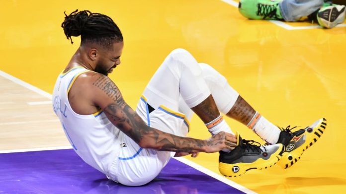 lakers’-d’angelo-russell-sprains-ankle-on-bad-luck-play,-leaves-game-not-to-return