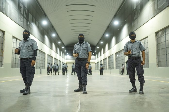 the-scale-of-el-salvador’s-new-prison-is-difficult-to-comprehend