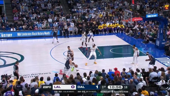 dwight-powell-with-an-alley-oop-vs-the-los-angeles-lakers