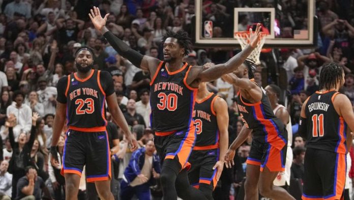 watch-julius-randle-hit-insane-game-winner-for-knicks-to-beat-heat