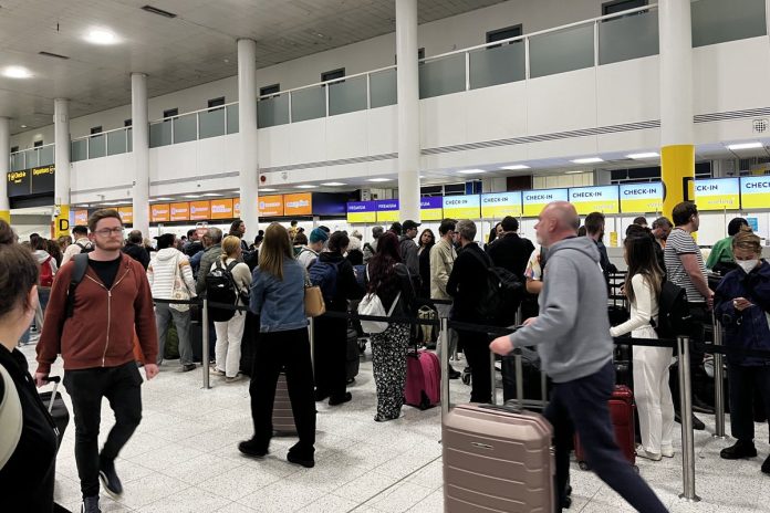 gatwick-airport-flights-diverted-and-delayed