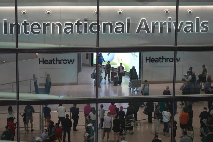 summer-holidays-under-threat-as-heathrow-security-staff-expected-to-announce-strike