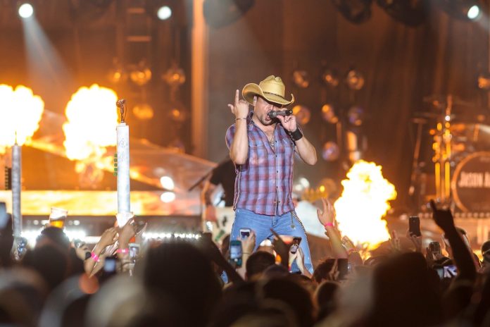 jason-aldean-cashes-in-on-the-right-wing-fantasy-of-violent-retribution