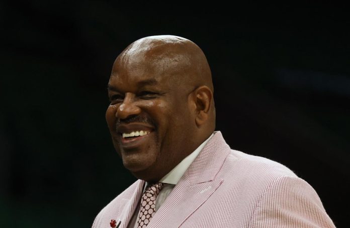 report:-broadcaster-cedric-maxwell-signs-three-season-deal-to-call-celtics-games