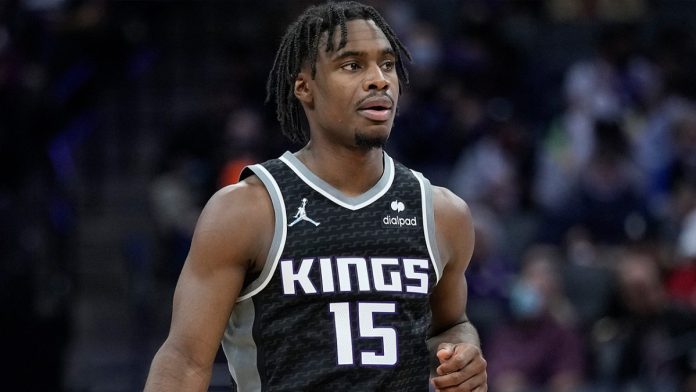 kings-to-start-mitchell-in-place-of-injured-fox-vs.-warriors