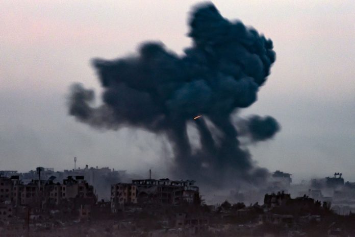 should-israel-agree-to-a-cease-fire?-commentators-weigh-in.