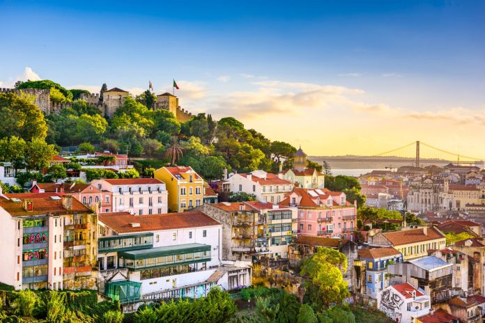 9-of-the-best-things-to-do-in-lisbon,-portugal