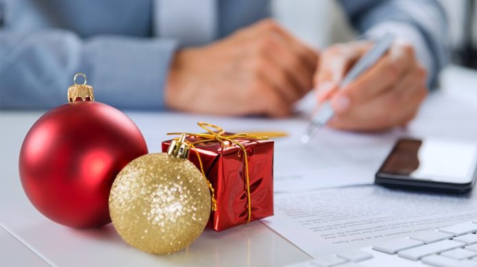business-gift-giving-etiquette-and-common-mistakes-to-avoid