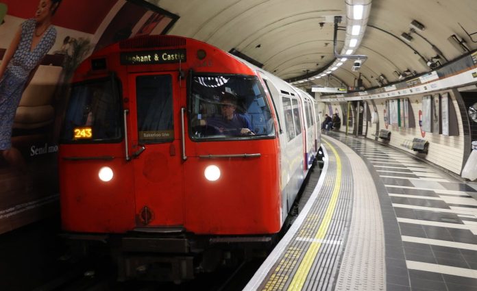 tube-strike-–-live:-london-underground-walkout-cancelled-after-last-minute-tfl-talks