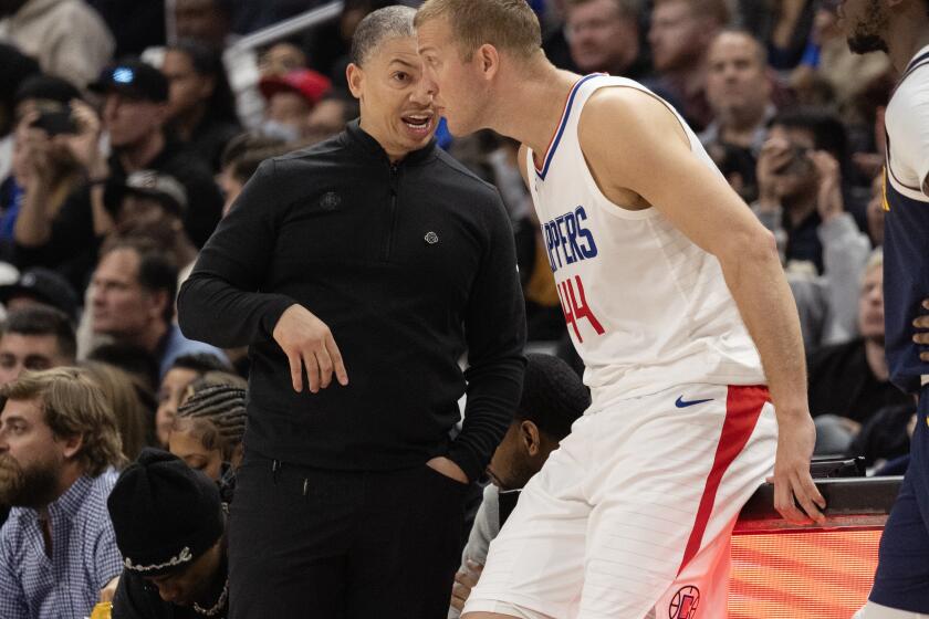 tyronn-lue-helping-clippers-with-a-‘blueprint’-to-win-series