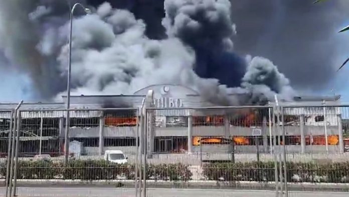 huge-ibiza-inferno-delays-flights-with-smoke-plumes-seen-across-the-island