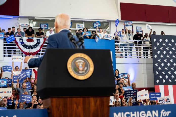 charting-biden’s-weakness-in-swing-states-compared-with-four-years-ago