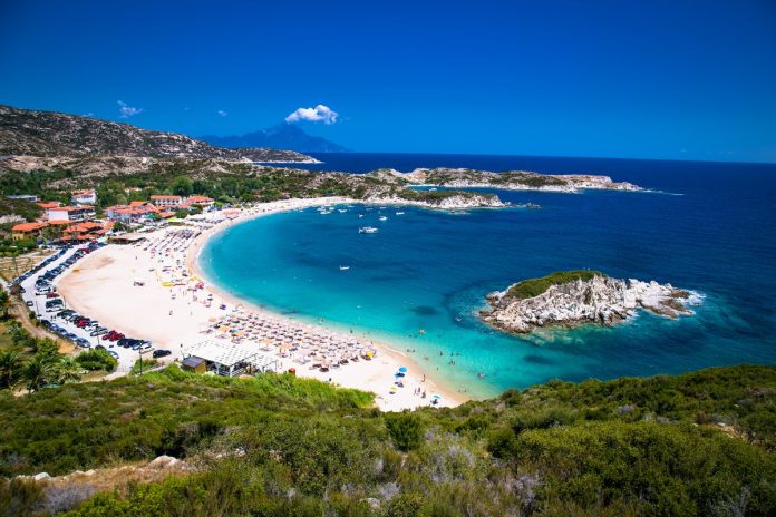 greece-fines-businesses-600,000-for-breaking-strict-beach-rules