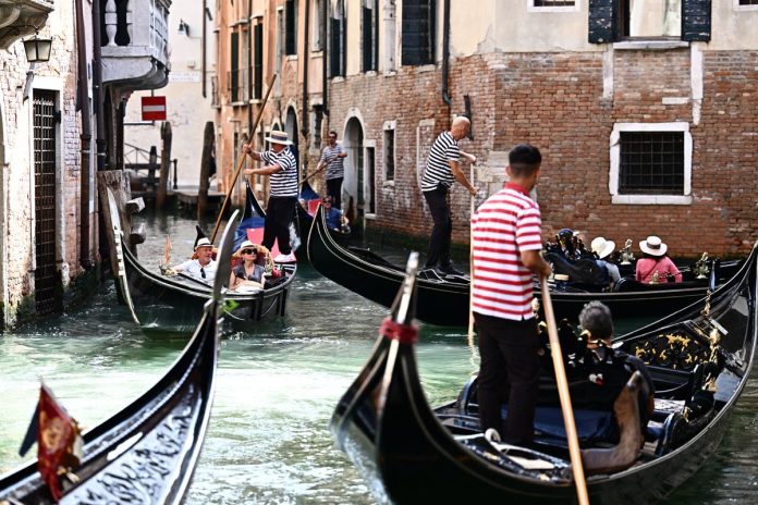 venice-welcomes-even-stricter-tourism-rules-–-but-some-say-it-must-go-further