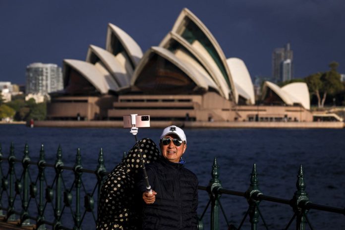 from-bondi-beach-to-uluru,-how-climate-crisis-is-threatening-australia’s-iconic-tourist-destinations